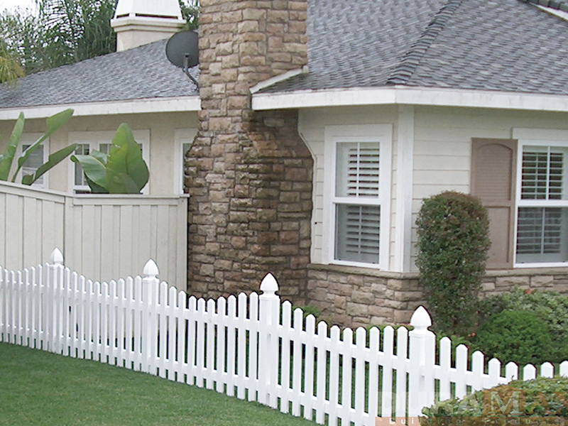 Traditional Scallop Dog Ear Picket 4' High x 8' Wide FenceWorld